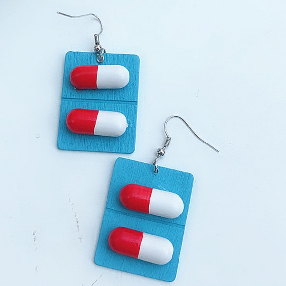 Jewelry - ❤️ CLEARANCE!!!❤️ Kawaii Pill Capsule Earrings